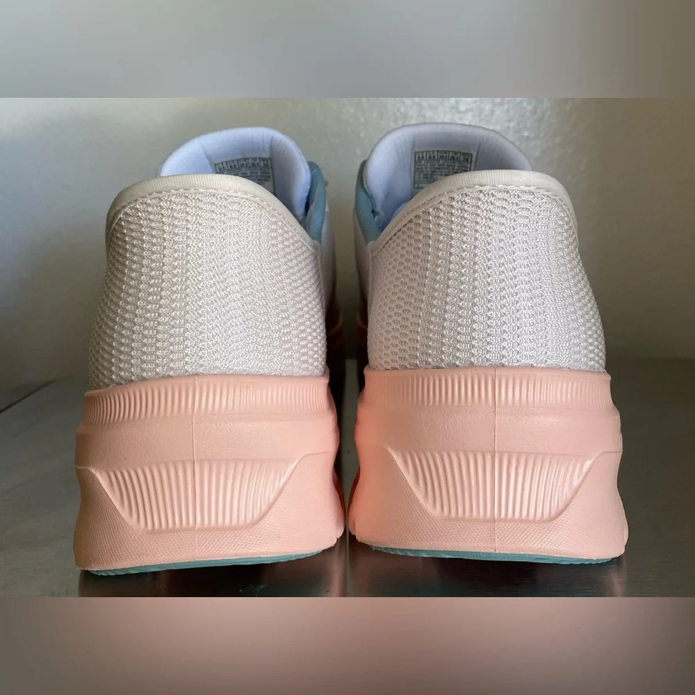 SKECHERS .. WOMENS GLIDE STEP SLIP-INS SNEAKERS